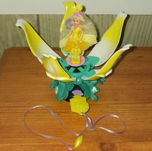 Vintage 1993 Princess of the Flowers Fairy Flower Playset Toy Yes Entertainment
